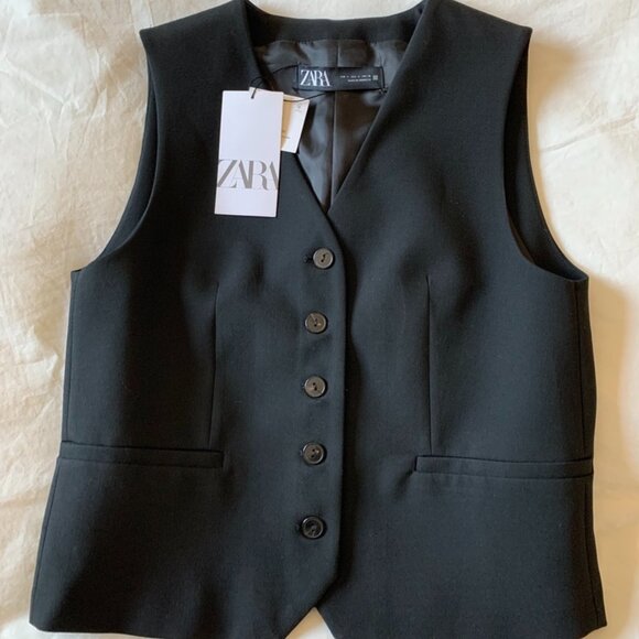 Zara Women's Elegant Black Buttoned Vest - Picture 2 of 8